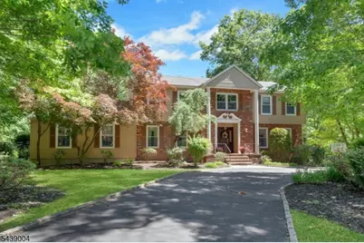 10 Moonshadow Ct, Kinnelon, NJ 07405 - Photo 2