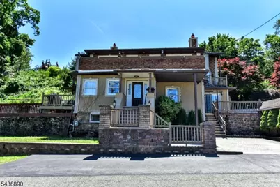 27 Joan St, Wayne, NJ 07470 - Photo 2