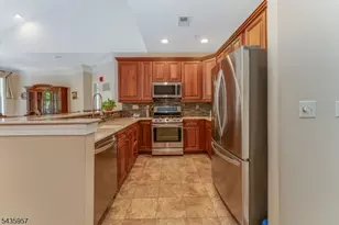 379 Victoria Dr, Bridgewater, NJ 08807 - Photo 4