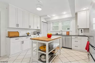 28 University Ct, South Orange, NJ 07079 - Photo 10