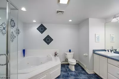 142 Mountain Pkwy, Green Brook Township, NJ 08812 - Photo 16