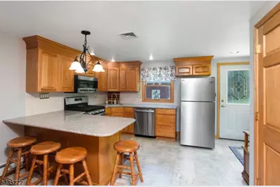 142 Mountain Pkwy, Green Brook Township, NJ 08812 - Photo 6