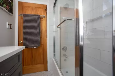 142 Mountain Pkwy, Green Brook Township, NJ 08812 - Photo 20