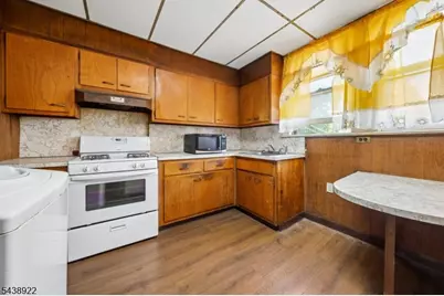 20 - 22 Leo Pl, Newark, NJ 07108 - Photo 6