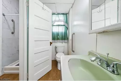 20 - 22 Leo Pl, Newark, NJ 07108 - Photo 8