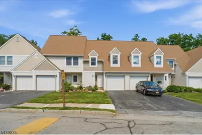 17 Heritage Ln, Hamburg, NJ 07419 - Photo 2