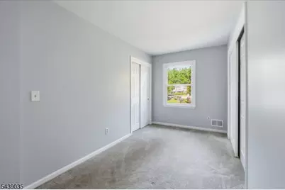 17 Heritage Ln, Hamburg, NJ 07419 - Photo 12