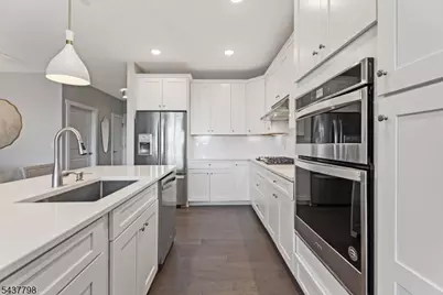 1 Vanderbilt Blvd #309, Florham Park, NJ 07932 - Photo 4