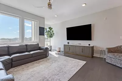 1 Vanderbilt Blvd #309, Florham Park, NJ 07932 - Photo 6