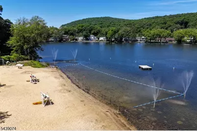 45 Lakeshore Dr, Oakland, NJ 07436 - Photo 46
