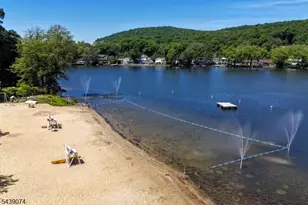 45 Lakeshore Dr, Oakland, NJ 07436 - Photo 46