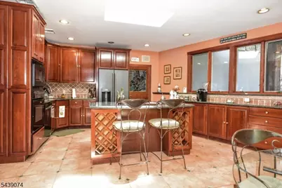 45 Lakeshore Dr, Oakland, NJ 07436 - Photo 14