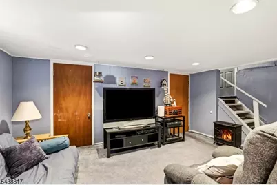 332 Riverside Ave, Lyndhurst Township, NJ 07071 - Photo 22