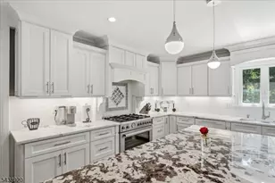 3 Richard Dr W, Mount Arlington, NJ 07856 - Photo 8