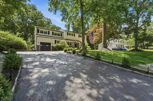 3 Richard Dr W, Mount Arlington, NJ 07856 - Photo 2