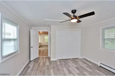 4 Village Pl, Jefferson Township, NJ 07438 - Photo 12