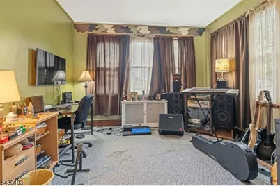 16 Passaic Ave, Hasbrouck Heights, NJ 07604 - Photo 12