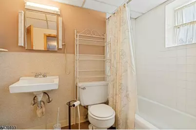 16 Passaic Ave, Hasbrouck Heights, NJ 07604 - Photo 26