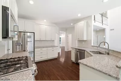 8 Fields Way, Mount Olive, NJ 07828 - Photo 6