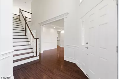8 Fields Way, Mount Olive, NJ 07828 - Photo 4