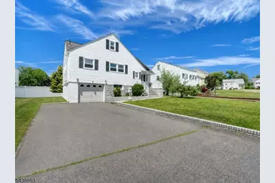 19 Jonquil Cir, Woodbridge Township, NJ 08863 - Photo 2