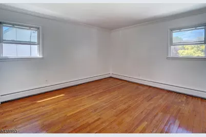 19 Jonquil Cir, Woodbridge Township, NJ 08863 - Photo 16