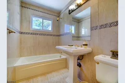 19 Jonquil Cir, Woodbridge Township, NJ 08863 - Photo 18