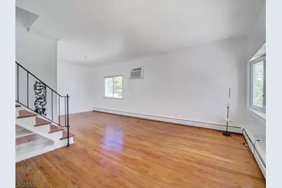 19 Jonquil Cir, Woodbridge Township, NJ 08863 - Photo 4