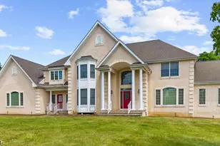 12 Manchur Ct, Raritan Township, NJ 08822 - Photo 2