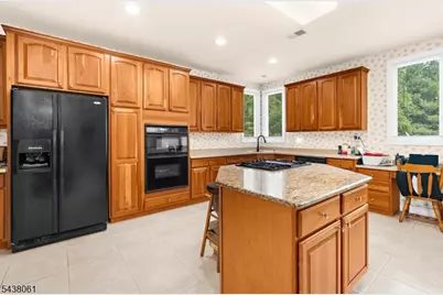 12 Manchur Ct, Raritan Township, NJ 08822 - Photo 8