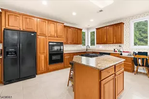 12 Manchur Ct, Raritan Township, NJ 08822 - Photo 8