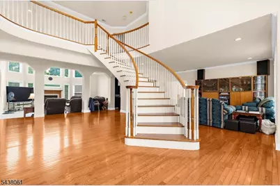 12 Manchur Ct, Raritan Township, NJ 08822 - Photo 2