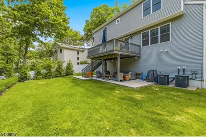 46 Edgemere Rd, Livingston, NJ 07039 - Photo 44