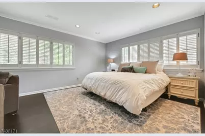 211 Yorktowne Ct, Washington Township, NJ 07676 - Photo 10