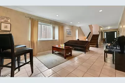 211 Yorktowne Ct, Washington Township, NJ 07676 - Photo 6