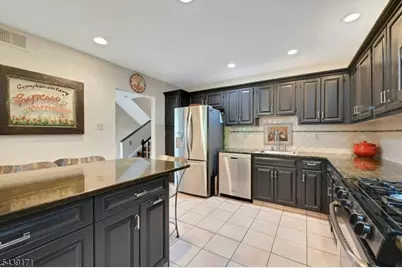211 Yorktowne Ct, Washington Township, NJ 07676 - Photo 2