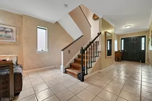 211 Yorktowne Ct, Washington Township, NJ 07676 - Photo 8