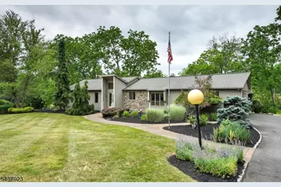 1 Hendrick Rd, Readington, NJ 08822 - Photo 2
