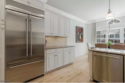 10 Schmidt Cir, Watchung, NJ 07069 - Photo 4