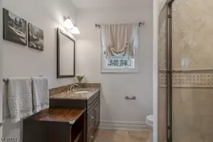 10 Schmidt Cir, Watchung, NJ 07069 - Photo 14