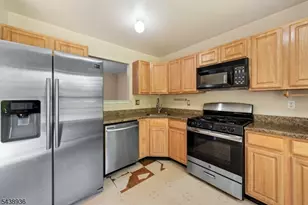 5 Edith Pl, Franklin Township, NJ 08873 - Photo 4