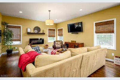 86 Highland Ave, Bridgewater, NJ 08807 - Photo 8