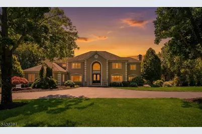 30 Dogwood Dr, Readington, NJ 08889 - Photo 2