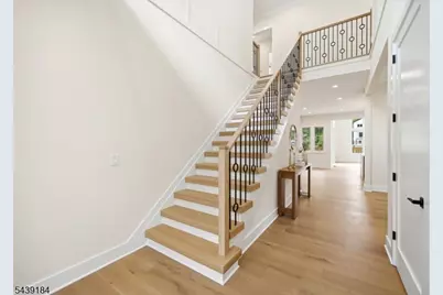 20 Hampton Ter, Livingston, NJ 07039 - Photo 2