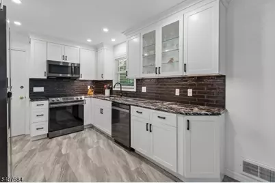 17 Orange Pl, Wayne, NJ 07470 - Photo 10
