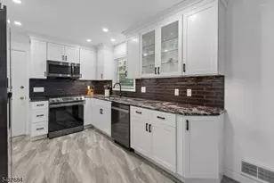 17 Orange Pl, Wayne, NJ 07470 - Photo 10