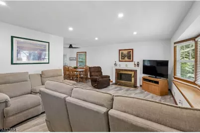 17 Orange Pl, Wayne, NJ 07470 - Photo 4