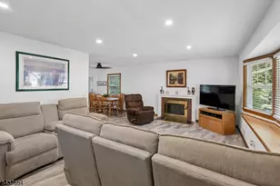 17 Orange Pl, Wayne, NJ 07470 - Photo 4