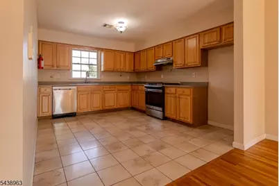 28 Triton Ter, Newark, NJ 07104 - Photo 6