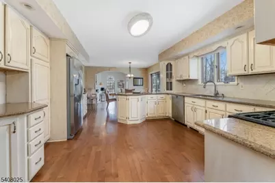 6 Bluebird Ct, Raritan Township, NJ 08822 - Photo 8